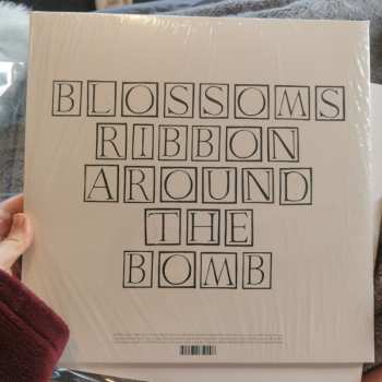 2LP Blossoms: Ribbon Around the Bomb CLR | DLX 575086