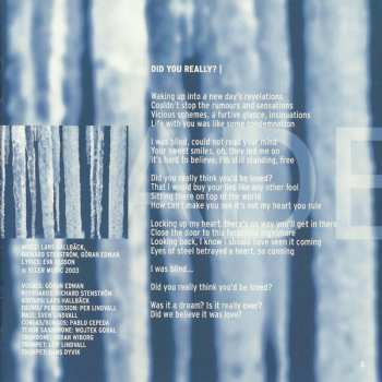 CD Crossfade: White On Blue 647882