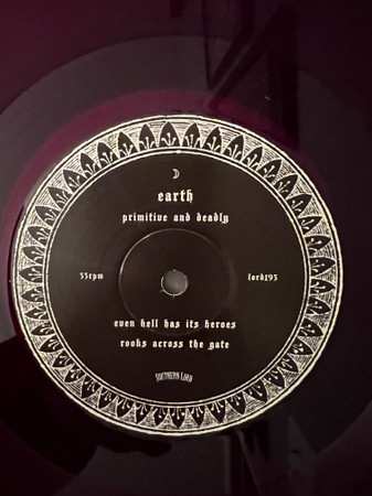 2LP Earth: Primitive And Deadly CLR | LTD 636674