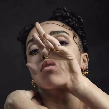 FKA Twigs: M3LL155X