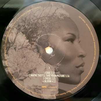 LP Liv Warfield: The Edge 609996