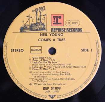 LP Neil Young: Comes A Time 641945