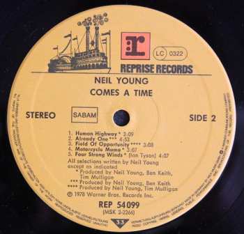 LP Neil Young: Comes A Time 641945