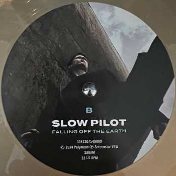 LP Slow Pilot: Falling off the Earth CLR 647355