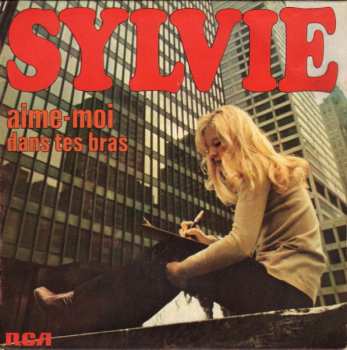 Sylvie Vartan: Aime-Moi