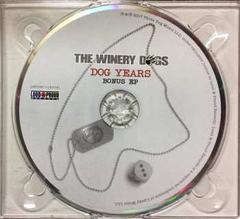 CD/Blu-ray The Winery Dogs: Dog Years - Live in Santiago & Beyond 2013-2016 438071